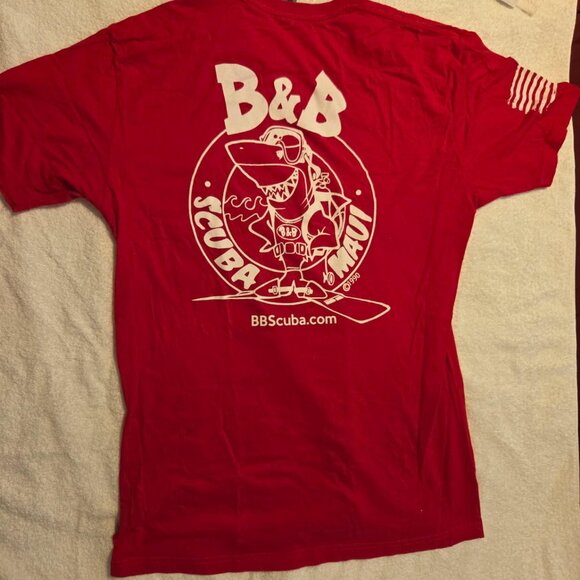 B&B Scuba tshirt, mens large, like new red color - Picture 2 of 2